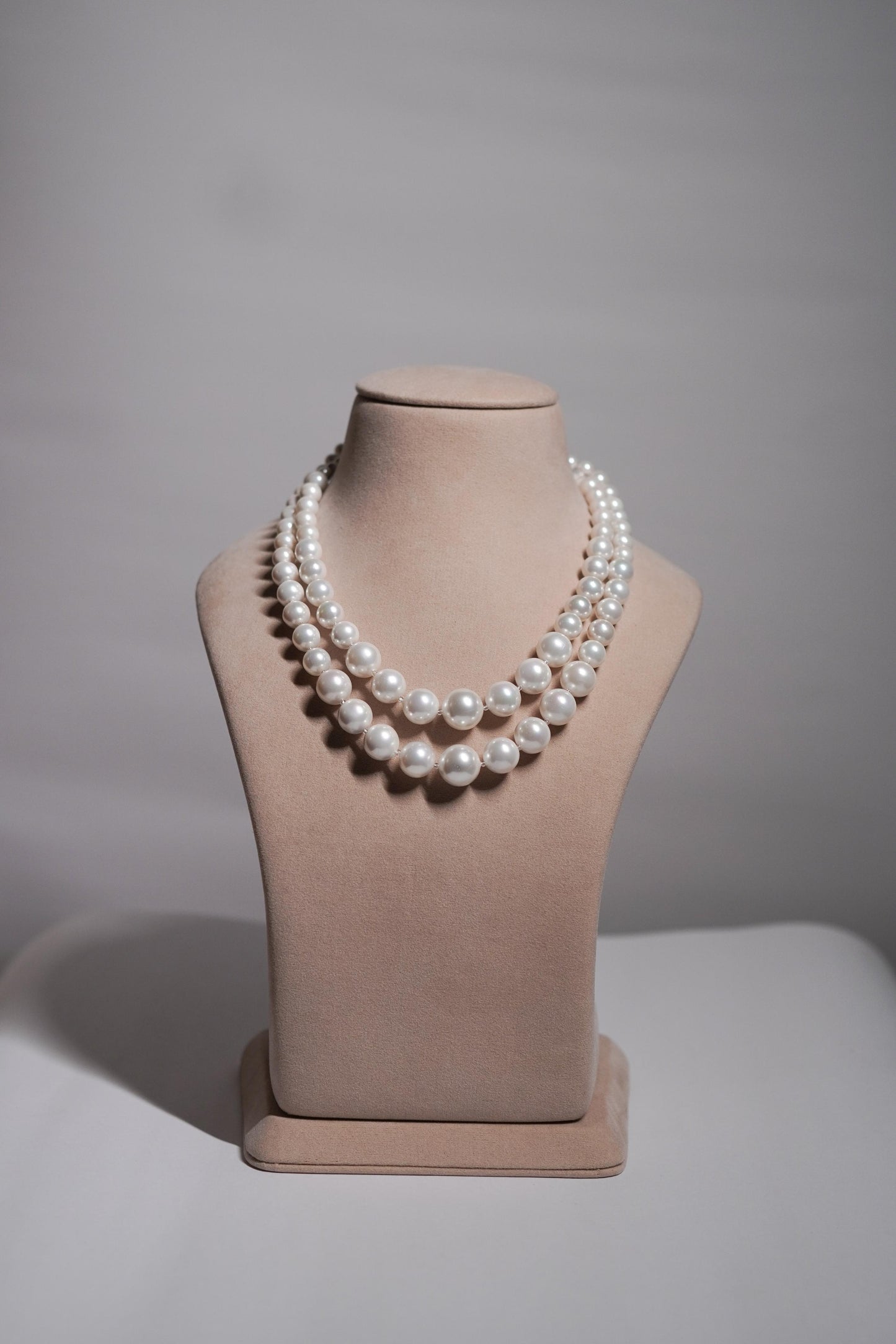 Shell Pearl Graduation Necklace , Double line (White)