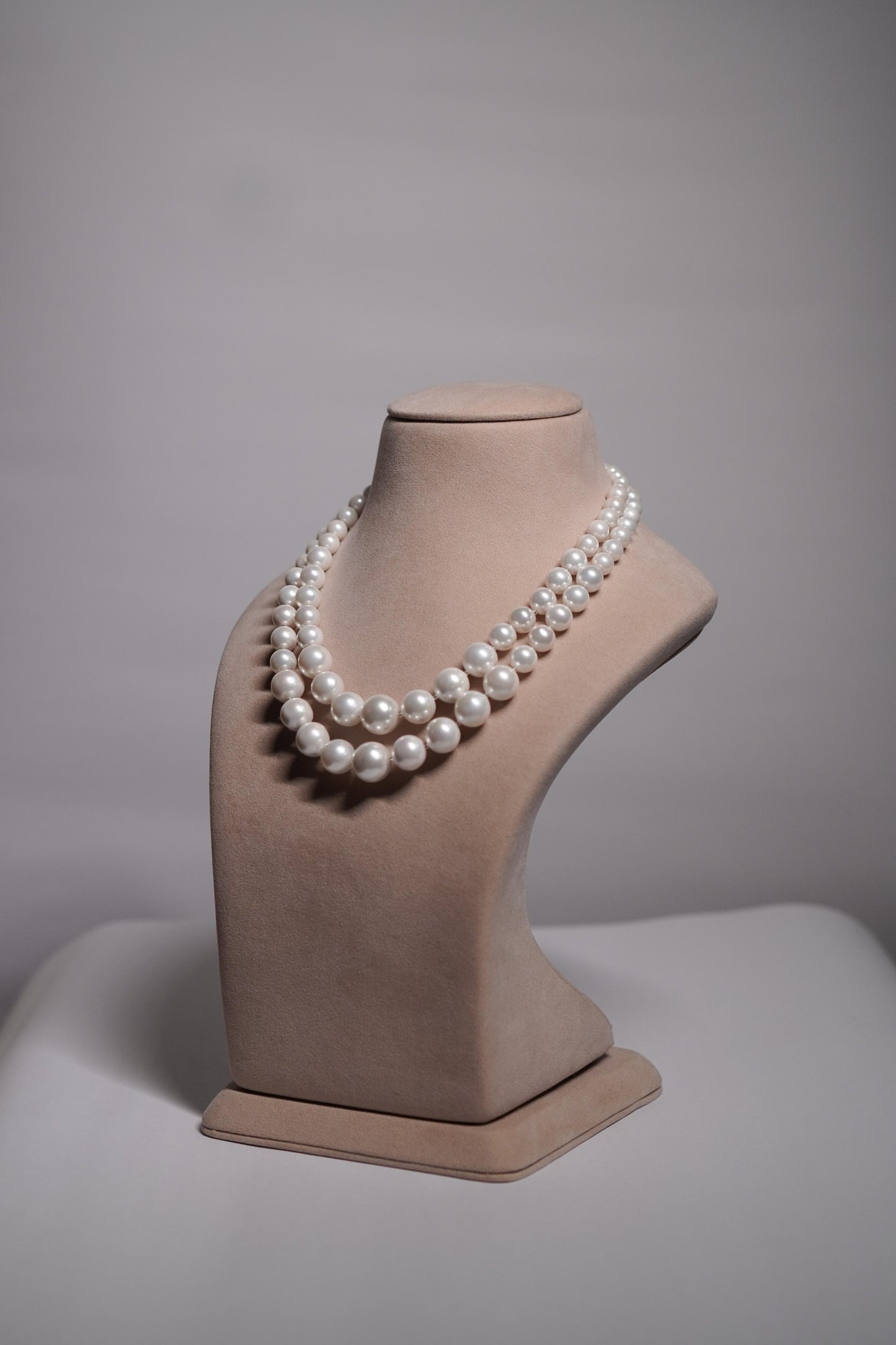 Shell Pearl Graduation Necklace , Double line (White)