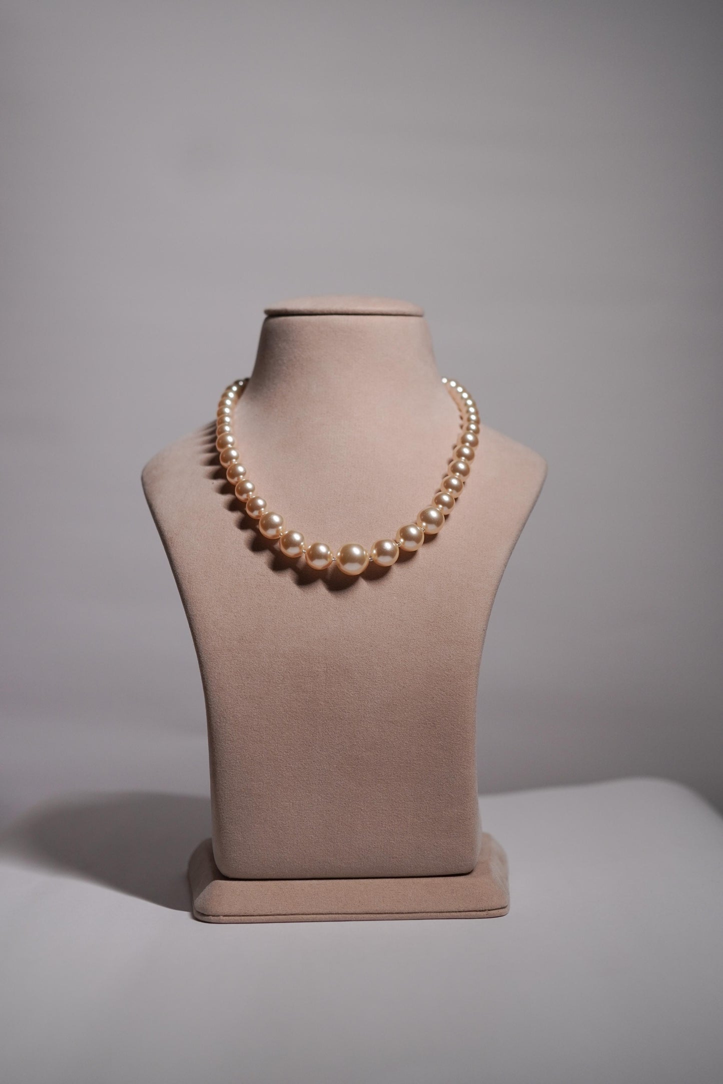 Shell Pearl Graduation Necklace, Single line (Golden)