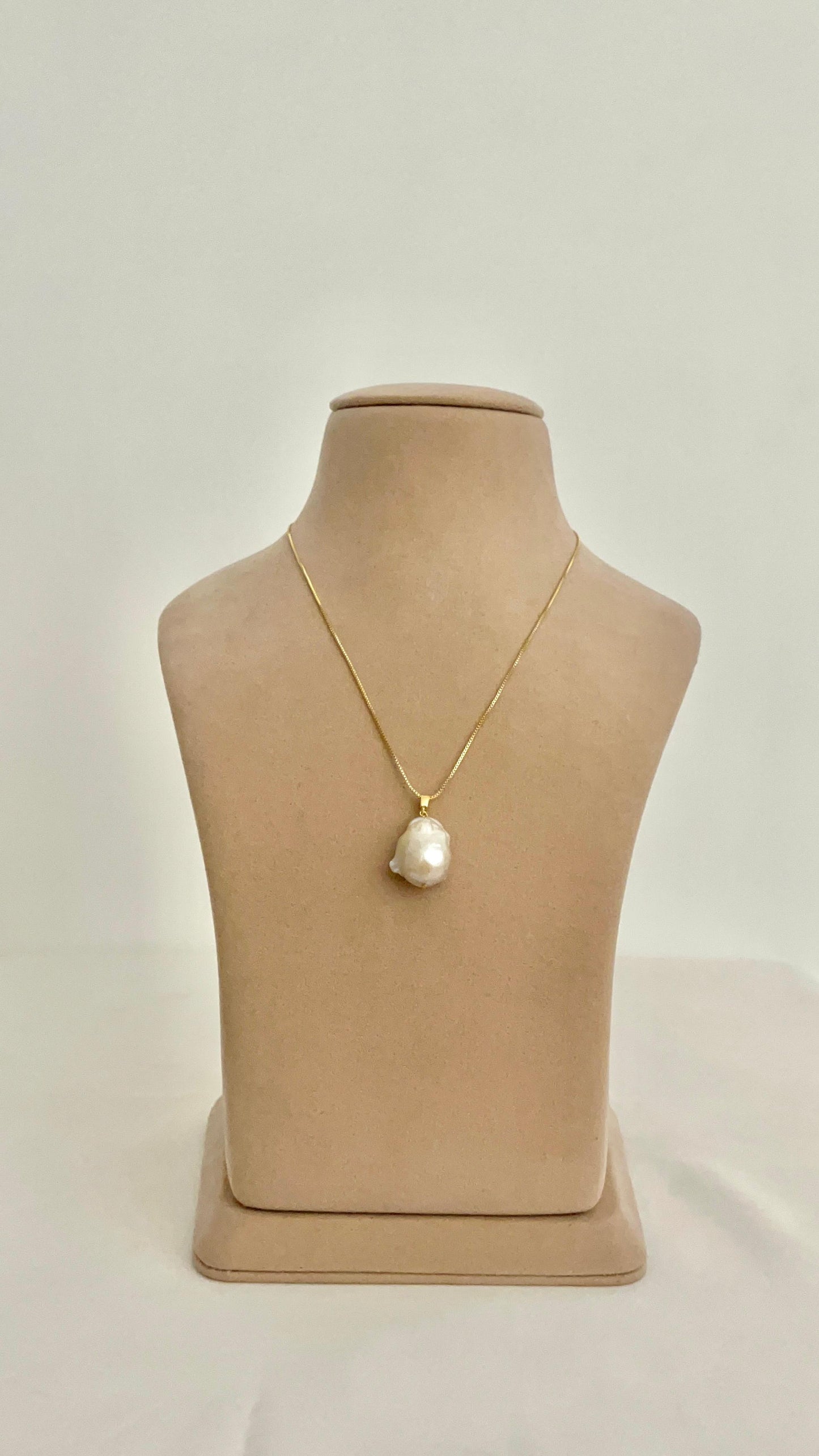 Baroque Pearl pendant