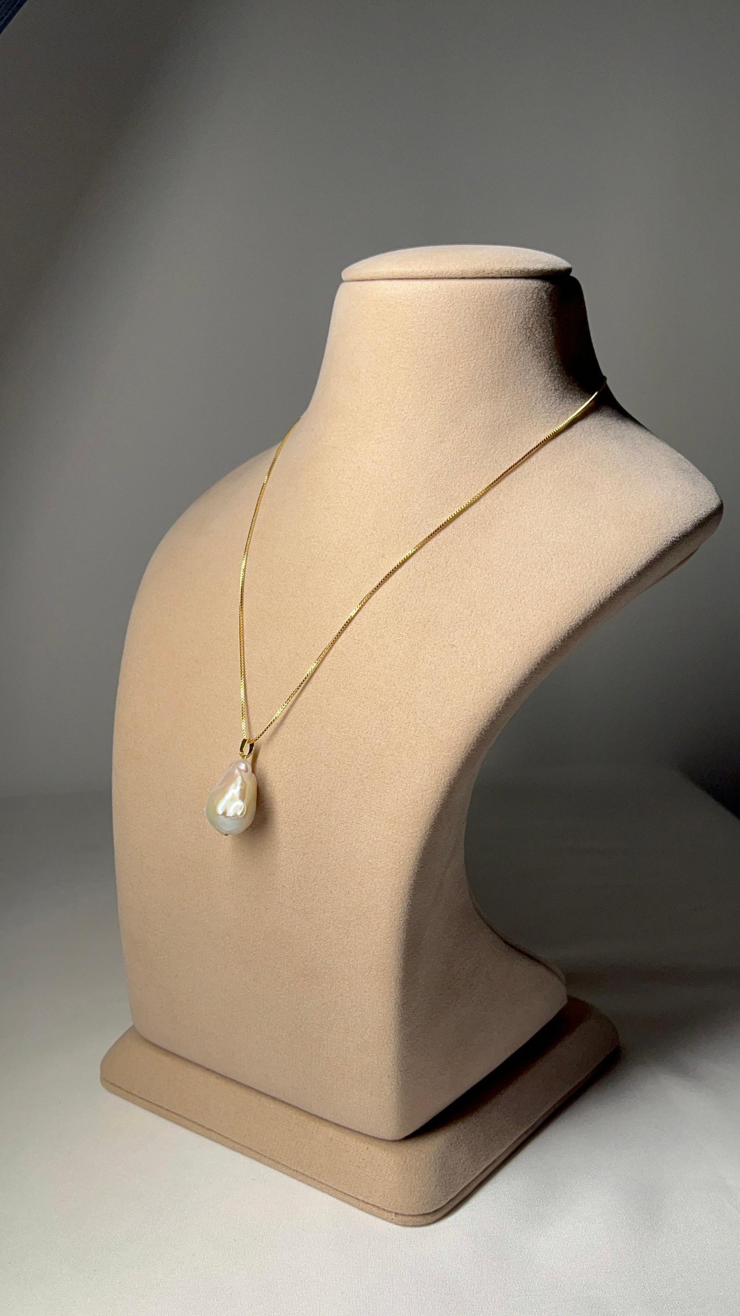 Baroque Pearl pendant