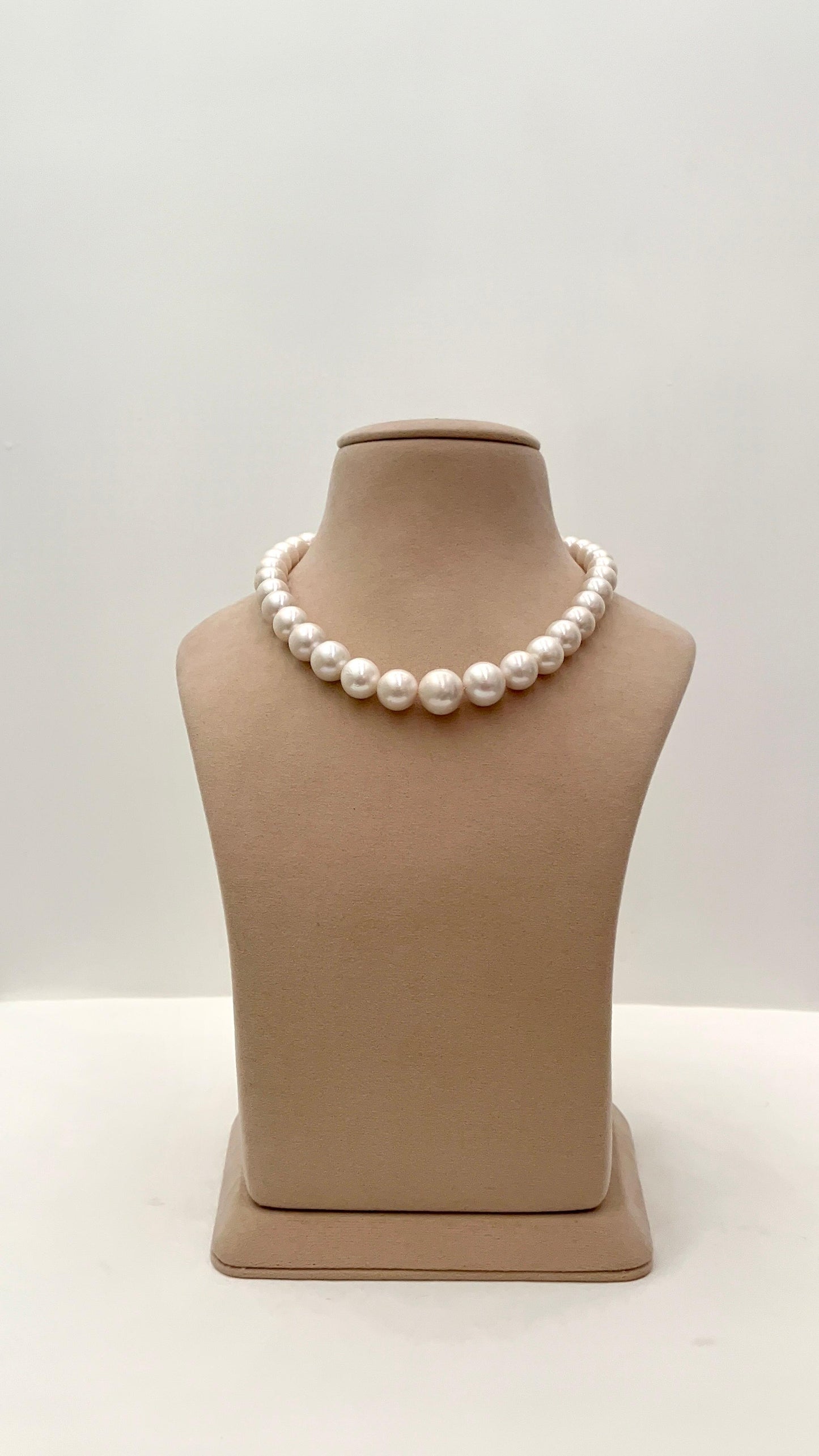 Round Freshwater Pearl Necklace (12-15mm)