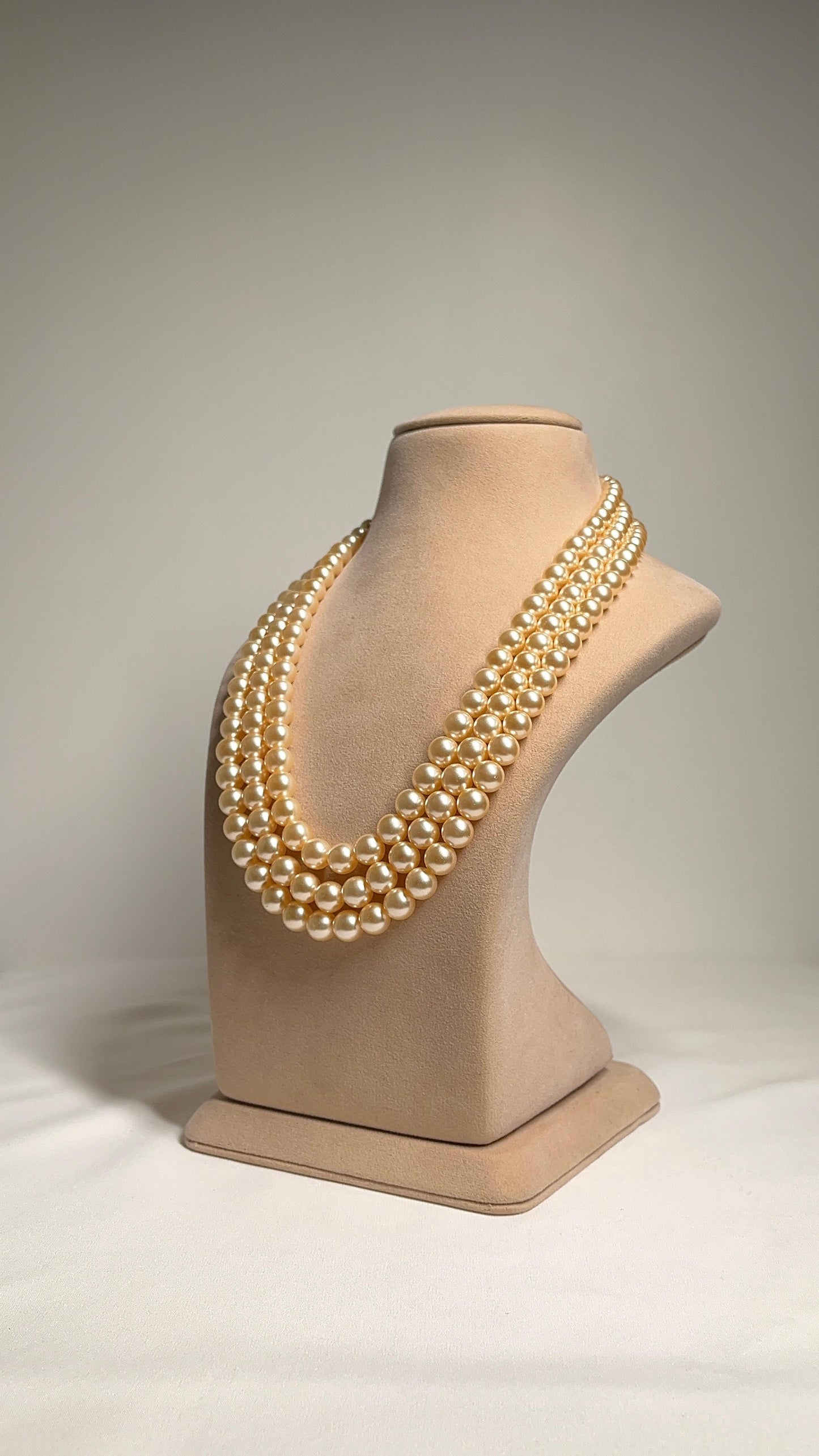 Shell pearl Triple line necklace (Golden)