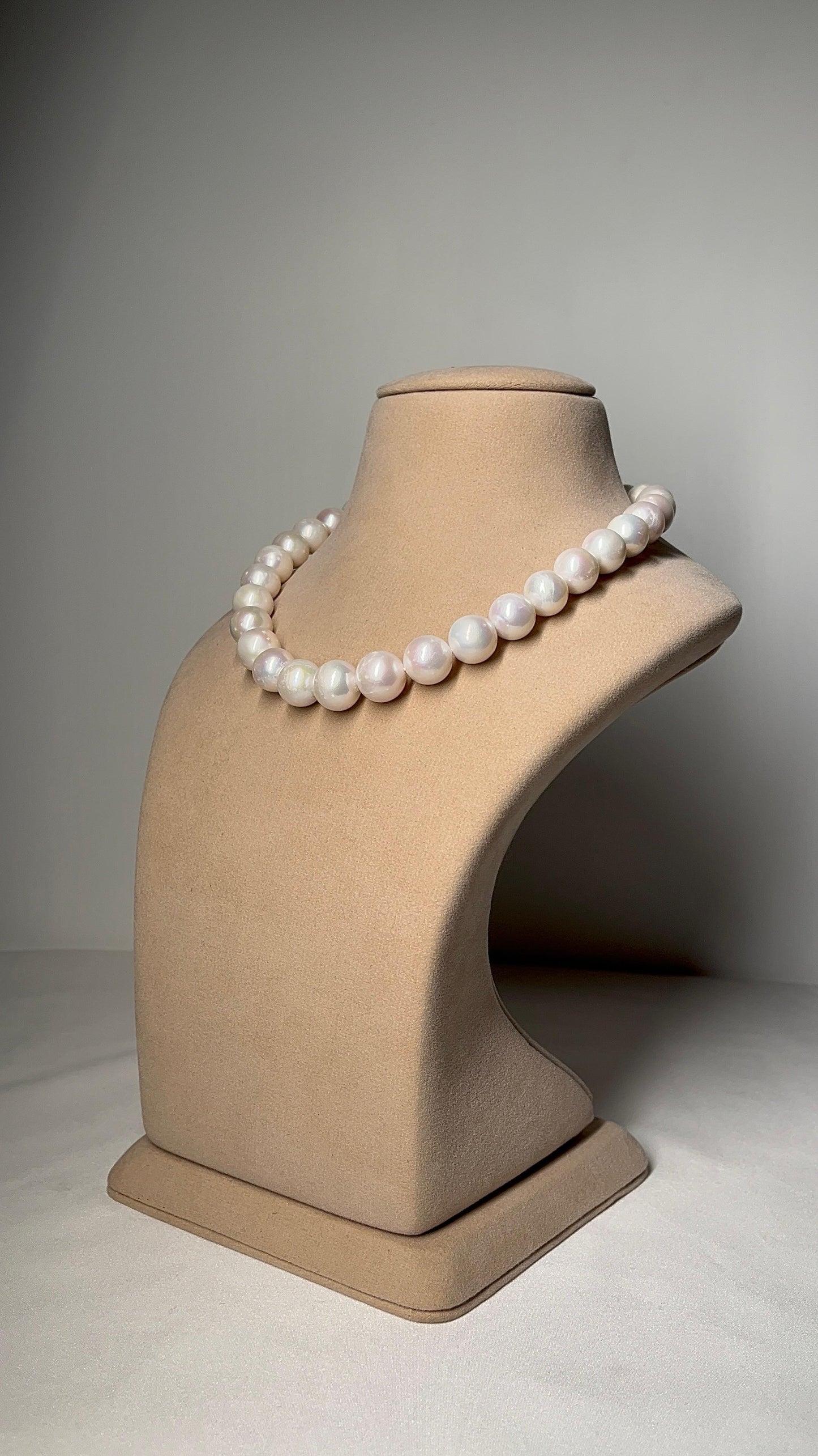 Round Freshwater Pearl Necklace (Far Size) (13-16mm)