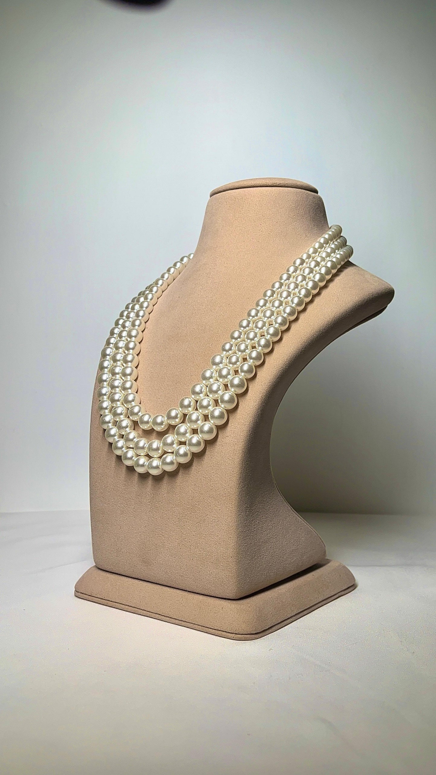 Shell pearl Triple line necklace (Off-White)